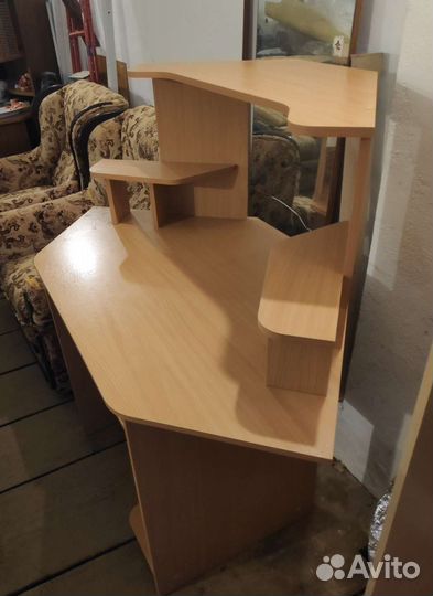 Компьютерный стол