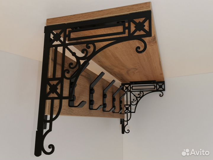 Вешалка настенная в прихожую для одежды