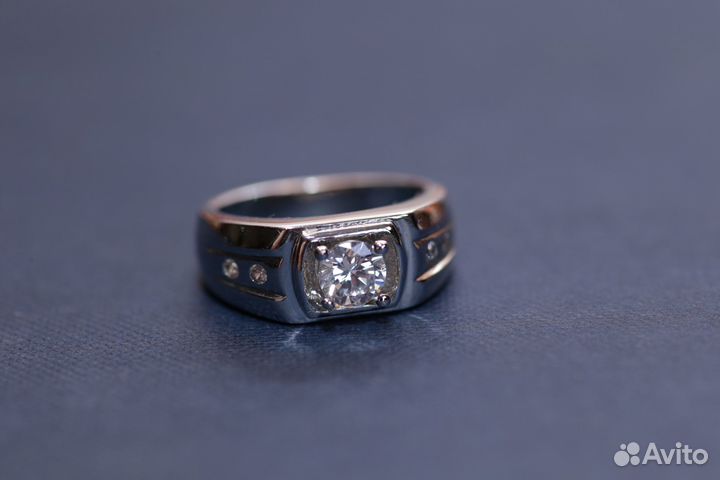 Кольцо с камнями р.16, 18