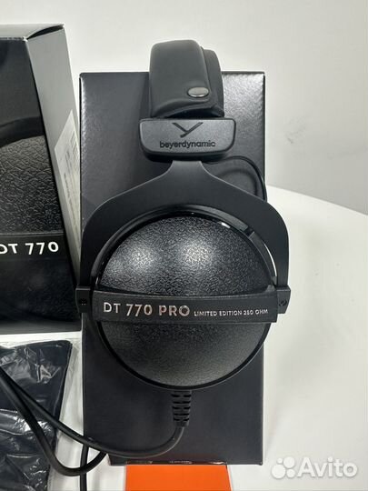 Beyerdynamic dt 770 pro Black LE 250 ом