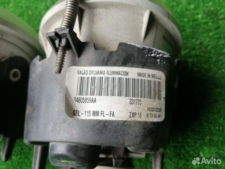 Фара противотуманная Jeep Commander