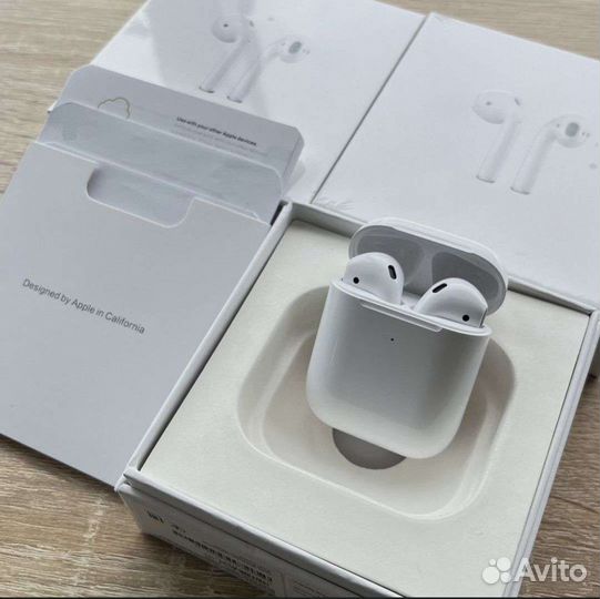 Новые беспроводные наушники AirPods 2