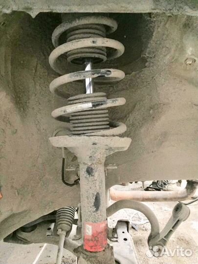 Стойка передняя правая Шкода октавия 04-13