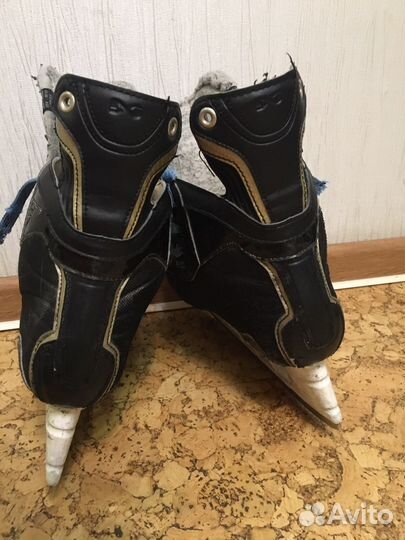 Коньки хоккейные