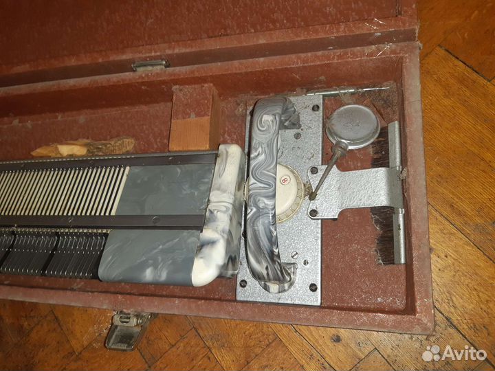 Вязальная машина (Плосковязальная ручная машина)