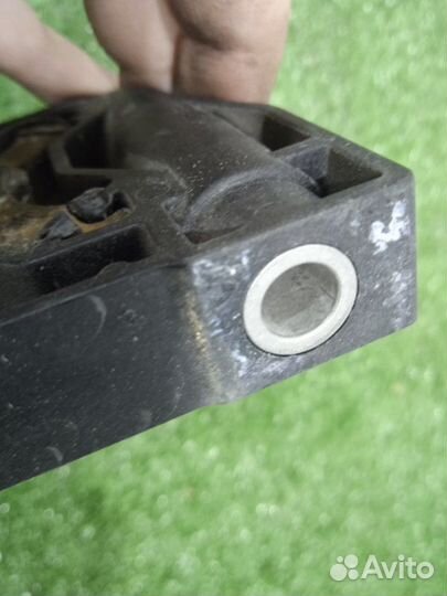 Кронштейн радиатора левый Bmw 320D F30 N47D20C