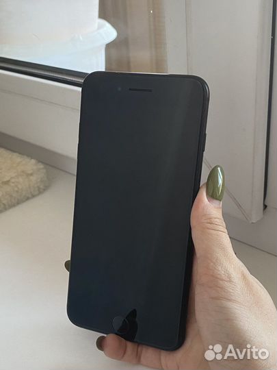 Телефон iPhone 7 plus