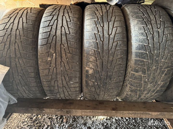 Nokian hakkapeliitta r 235/60/17