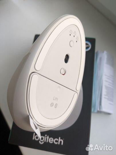 Беспроводная вертикальная мышь Logitech Lift