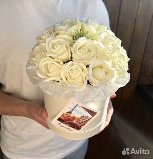 Мыльные розы в шляпной коробке