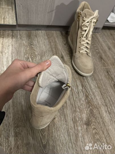 Кроссовки сникерсы 38 размер
