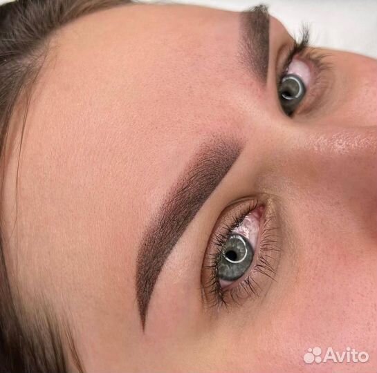 Модели на Перманентный макияж бровей волоски