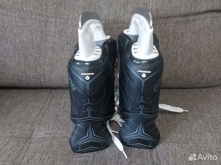 Коньки хоккейные 35 размер