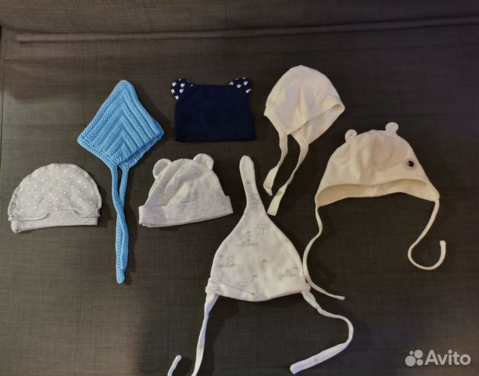 Шапочки, носочки для малышей