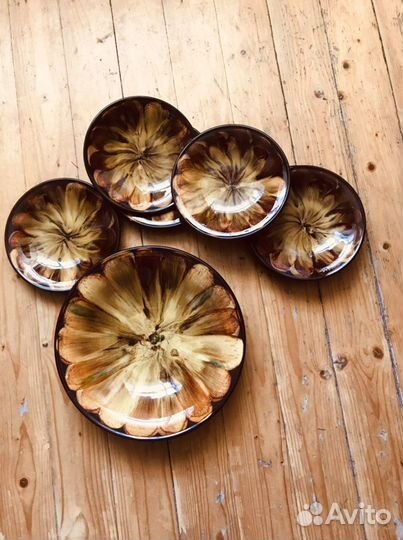 Блюдо с 6 тарелками(D27см и 17 см)