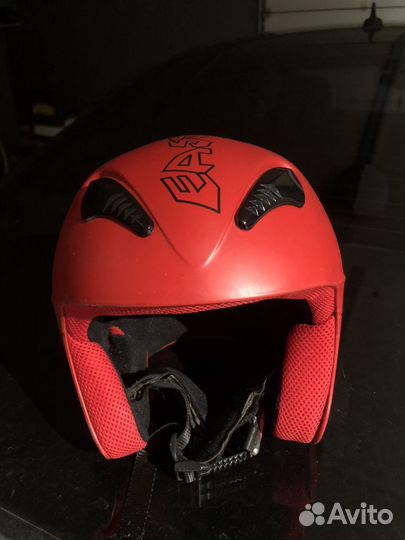 Шлем горнолыжный