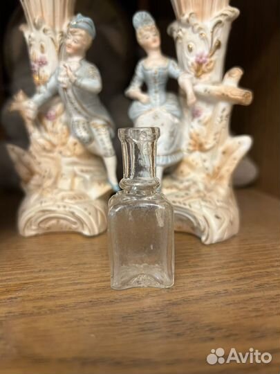 Флакон парфюмерный старинный