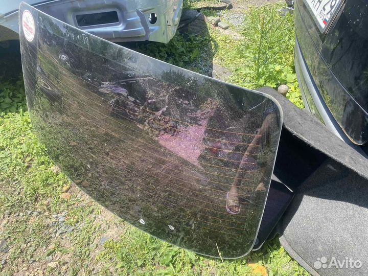 Заднее стекло Hyundai sonata 5