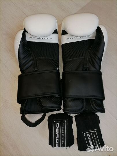 Боксерские перчатки 8 oz