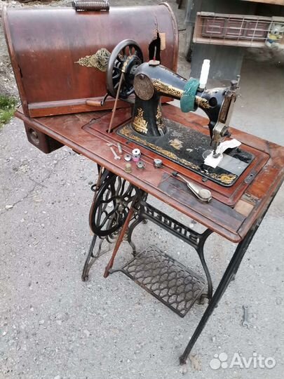 Швейная машинка зингер ножная