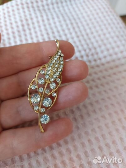 Брошь на шапочку или одежду