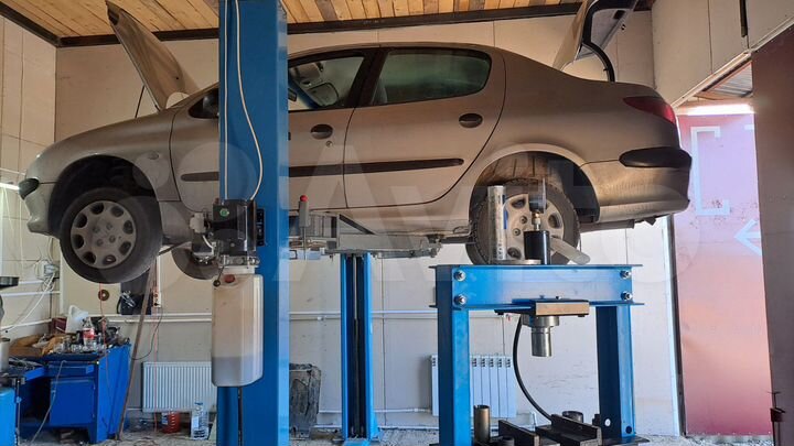 Гараж, > 30 м²