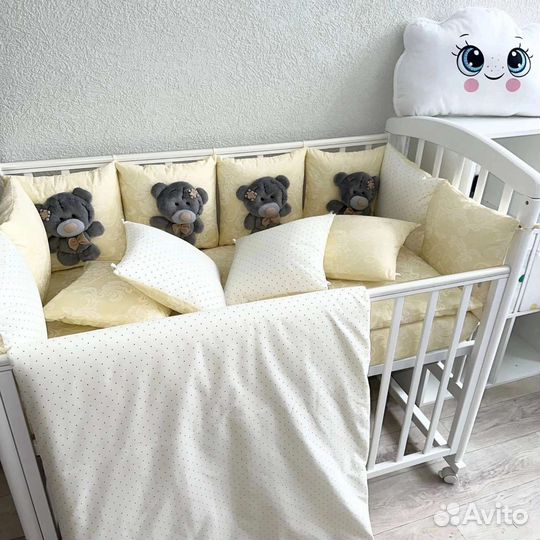 Комплект в детскую кроватку с бортиками