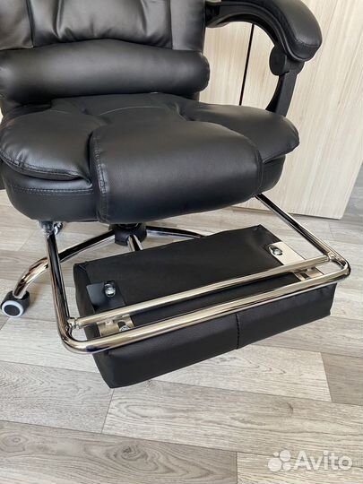 Офисное кресло руководителя