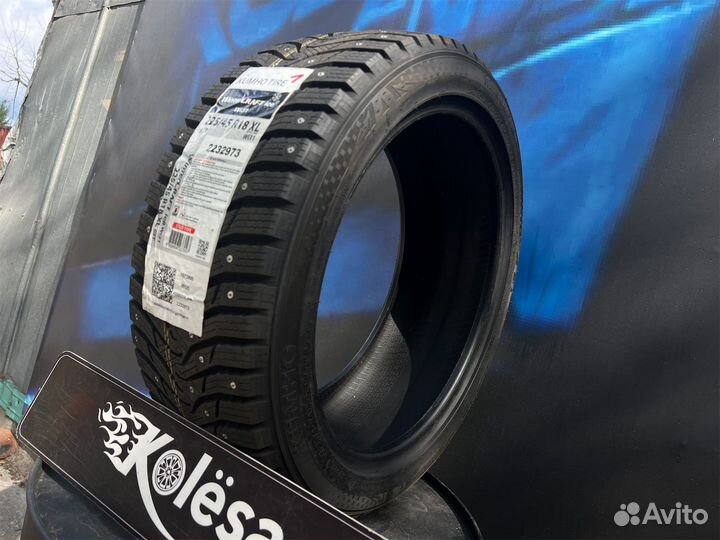 Kumho WinterCraft Ice WI31 225/45 R18 и 245/40 R18 T