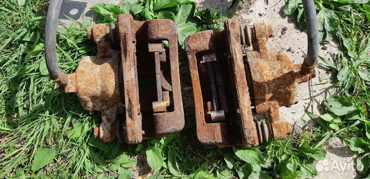 Суппорт задний Hyundai Verna 2008г