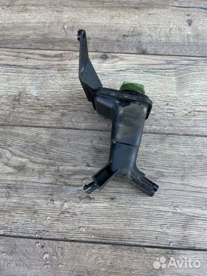 Бачок гур Volkswagen Passat 2.0