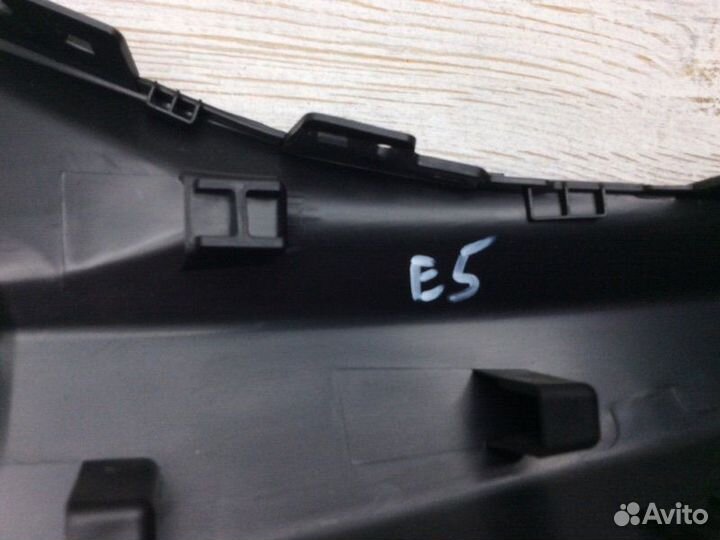 Накладка центральной консоли правая Kaiyi E5 седан