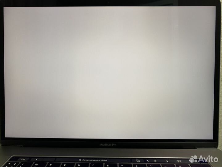 MacBook Pro 15 (2016). 250 гб, Core i7, RAM 16 гб