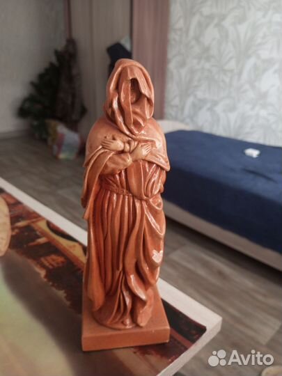 Статуэтки