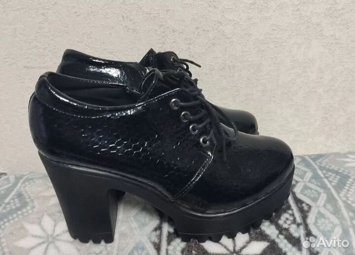 Женски полуботинки. Ботильоны