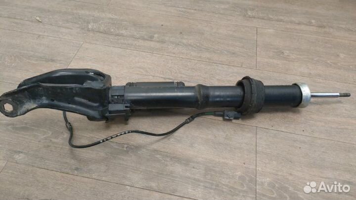 Амортизатор передний правый Mercedes Gl 400 166