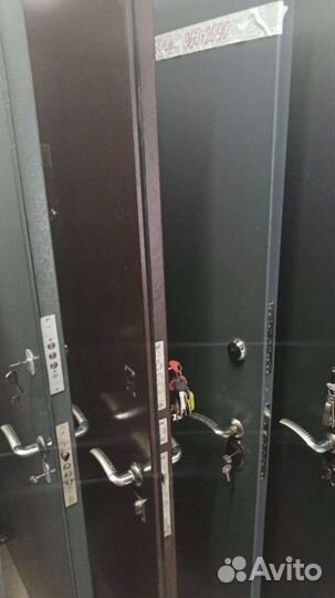 Дверь входная металлическая б/у