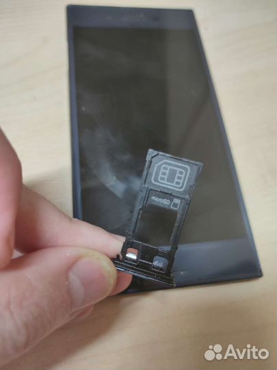 Телефон Sony Xperia XZ