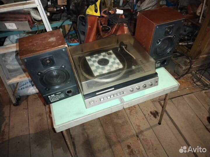Проигрыватель винила СССР