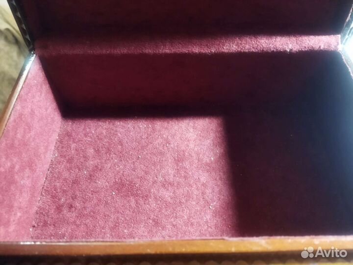 Шкатулка резная, дерево массив