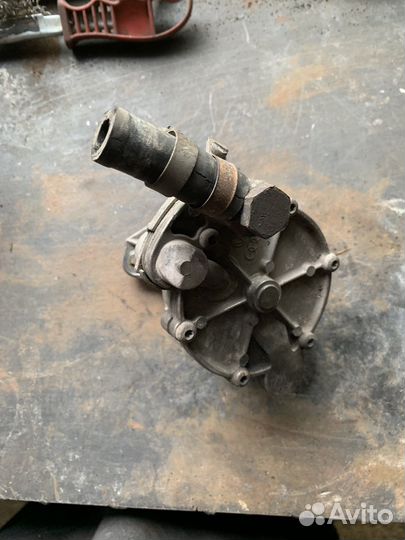 Вакуумный насос Ауди 2.3