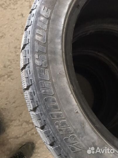 Bridgestone Blizzak Revo GZ 235/50 R18