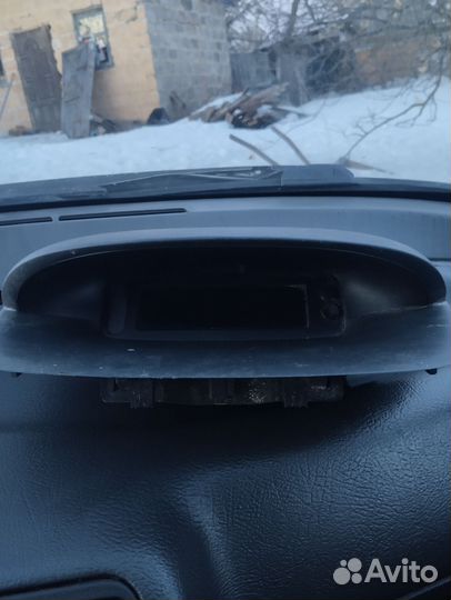 Информационный экран с корпусом на Рено Меган 3