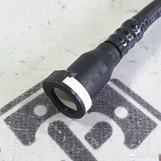 Трубка топливная Audi A5 8T cdnc 2010