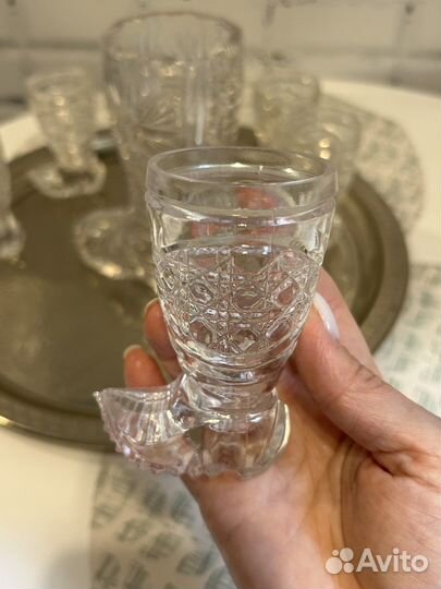 Хрустальные рюмки сапожки и графин сапог