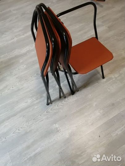 Стол складной со стульями