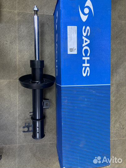 Амортизатор передний правый на Opel Vectra