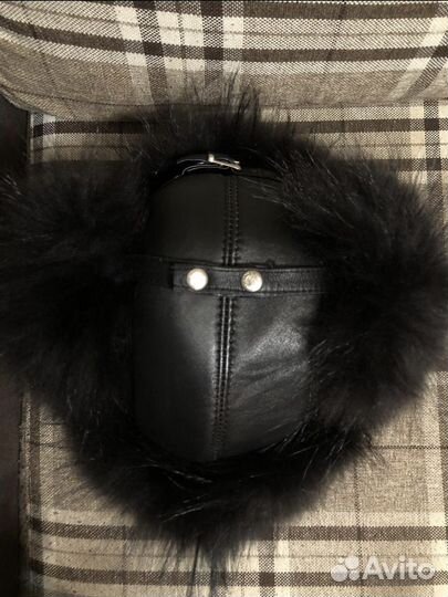 Меховая шапка-ушанка черная