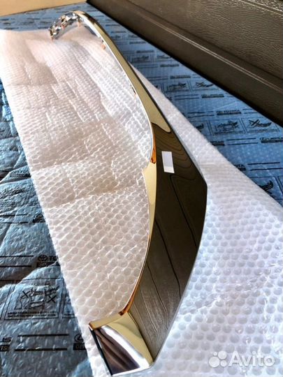 Хром фары передний правый Toyota Fortuner 2