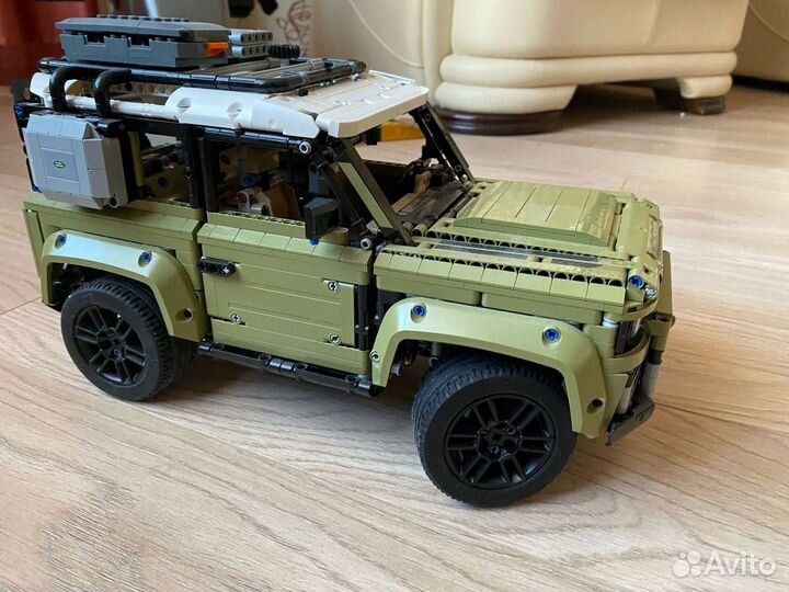 Lego Land Rover Defender 42110